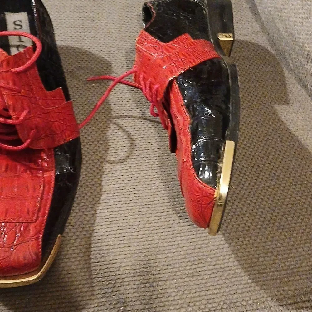 Men's Red & Black Faux Crocodile Pattern Shoes With Gold Tips & Heel Accent LL3
